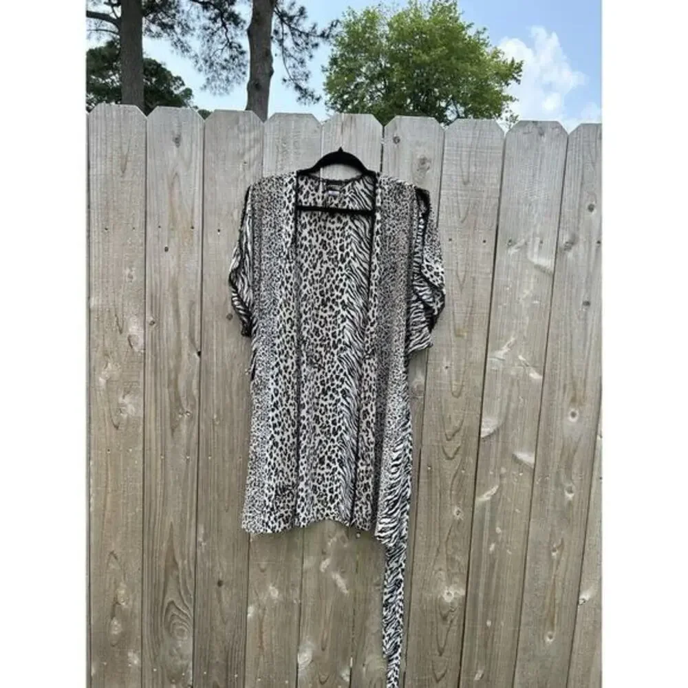 SEDUCTIVE WEAR by Cenima etoile Animal Print Robe Size Small Sheer‎ Sexy Lace